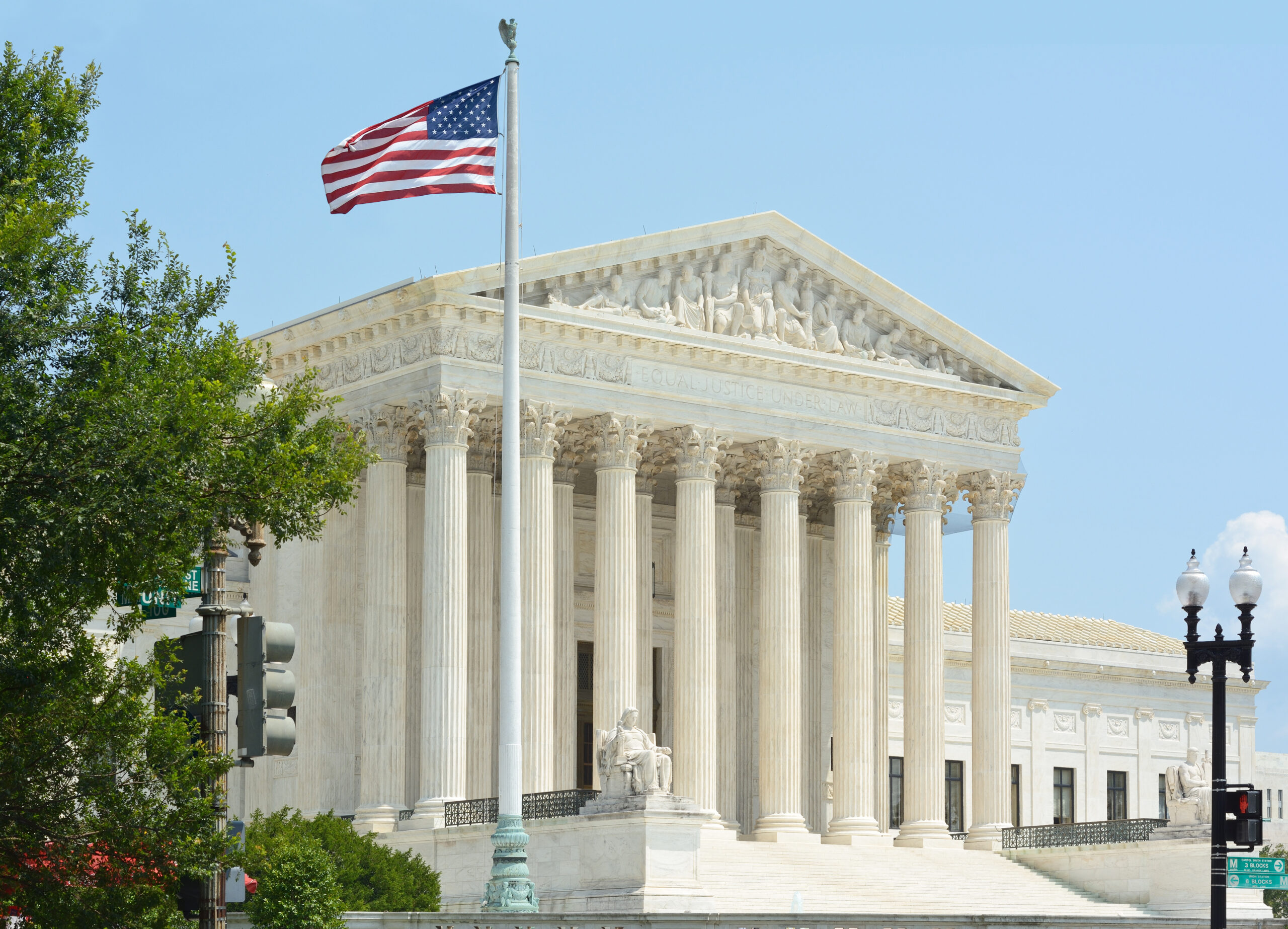 Picture of U.S. Supreme Court.