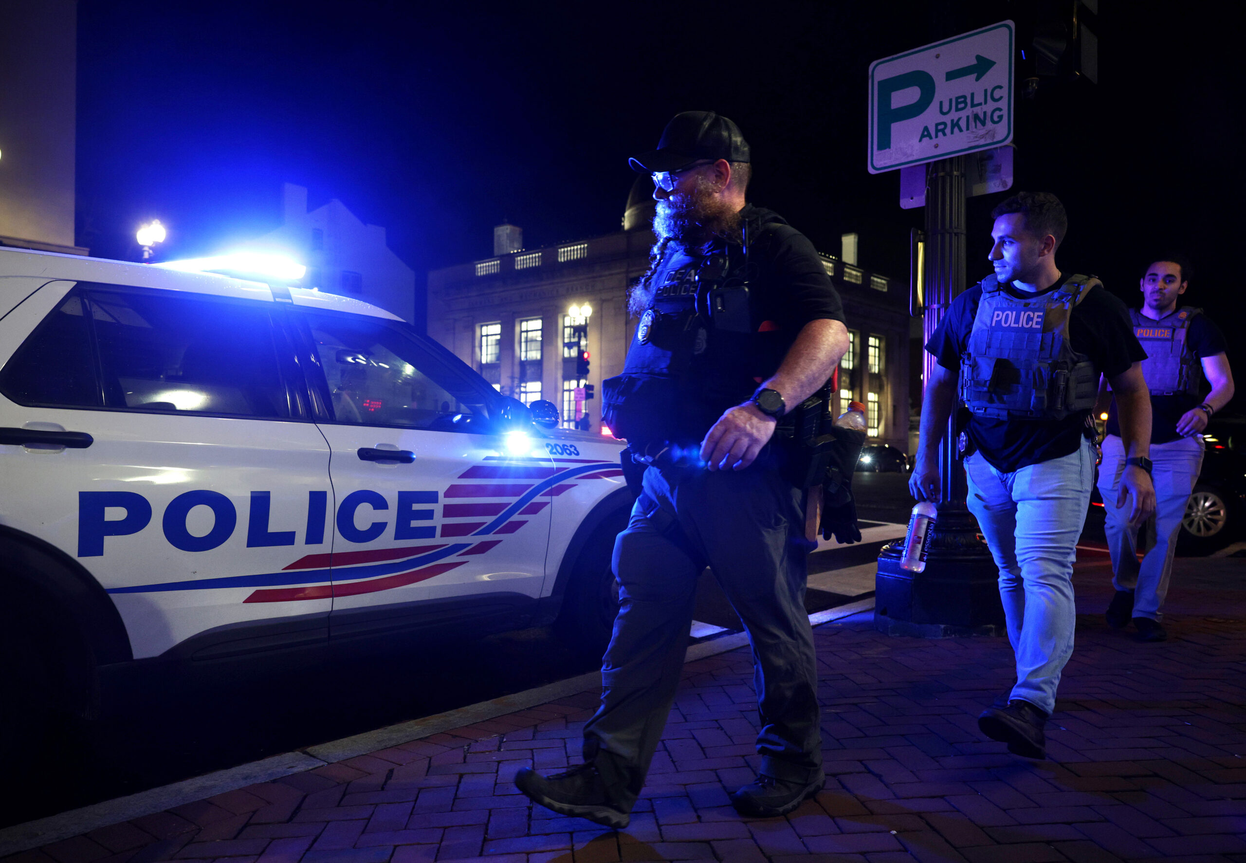 DC AGは、トランプの大都市警察署の買収をブロックすることを訴える