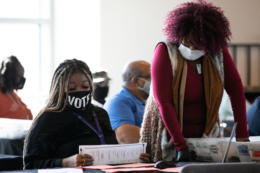 Fulton county workers continue counting absentee ballots in Atlanta, Georgia, in November 2020. (Photo: Jessica McGowan/Getty Images)